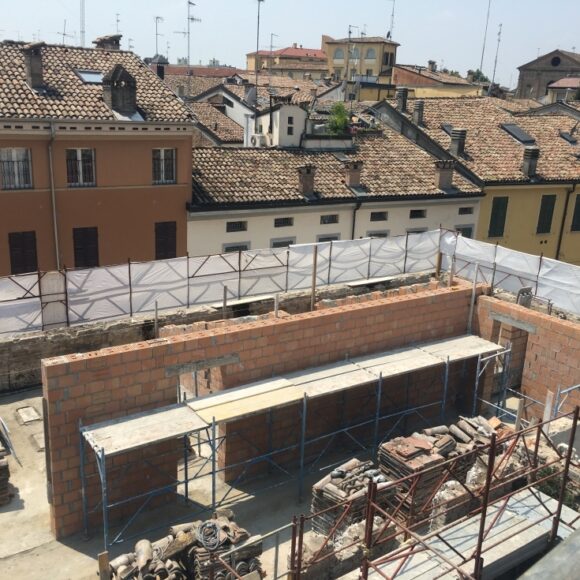 Piazzale S. Maddalena (PR) Demolizione del tetto