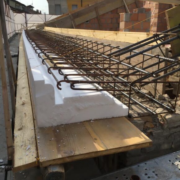Piazzale S. Maddalena (PR) Realizzazione di cornicione