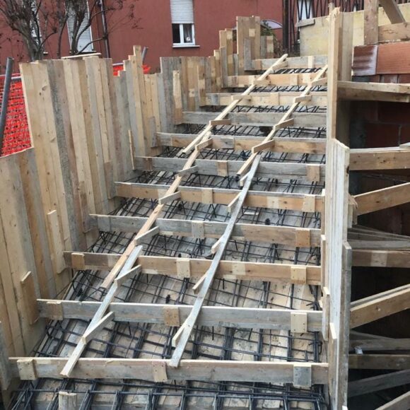 Via Bianchi (PR) Realizzazione di scala curva