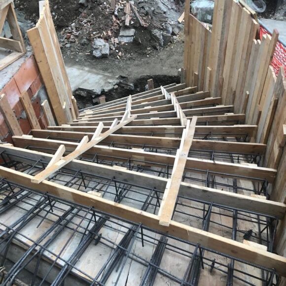 Via Bianchi (PR) Realizzazione di scala curva