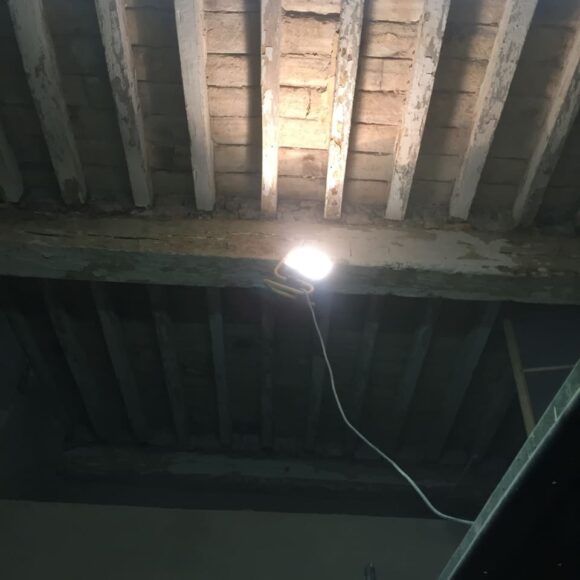 Via Imbriani (PR) Sabbiatura di soffitto all’emiliana