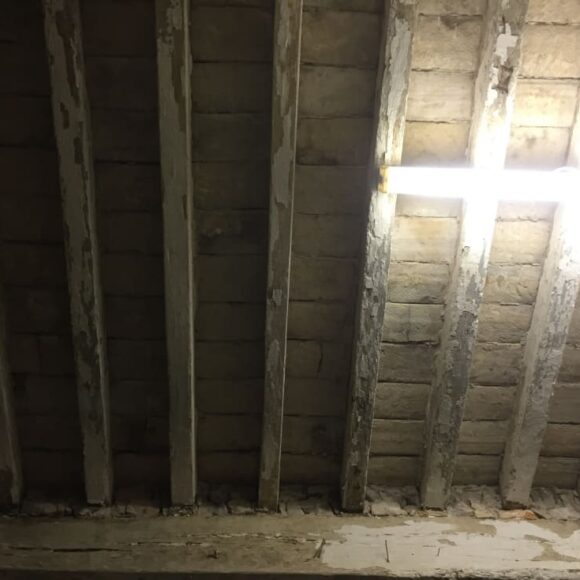 Via Imbriani (PR) Sabbiatura di soffitto all’emiliana