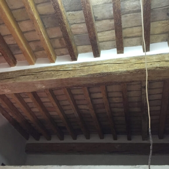 Via Imbriani (PR) Sabbiatura di soffitto all’emiliana