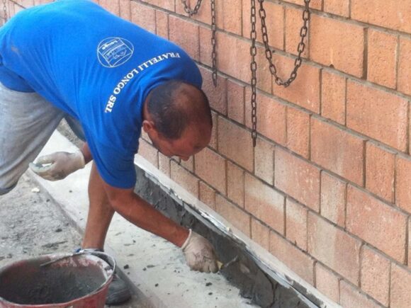 Via Taro (PR) Ripristino cordolo di fondazione