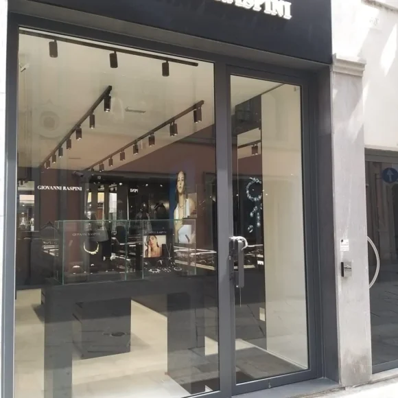 Boutique Giovanni Raspini (PC)