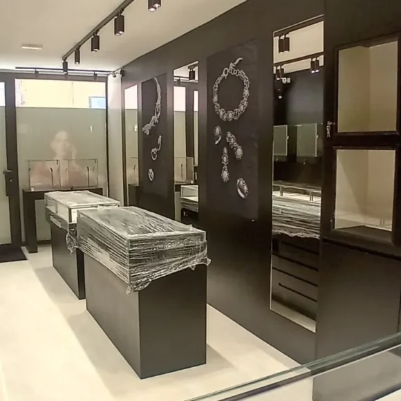 Boutique Giovanni Raspini (PC)