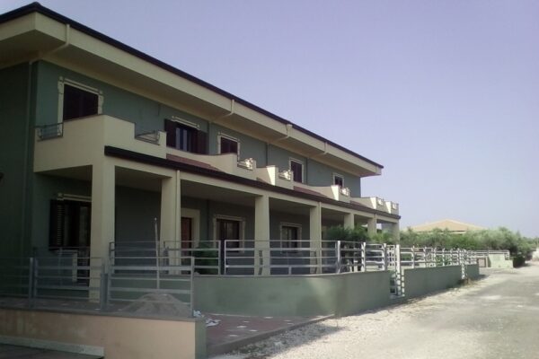 Isola di Caporizzuto Villa01