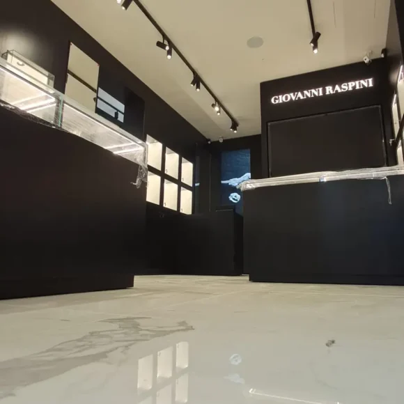 Boutique Giovanni Raspini (PR)