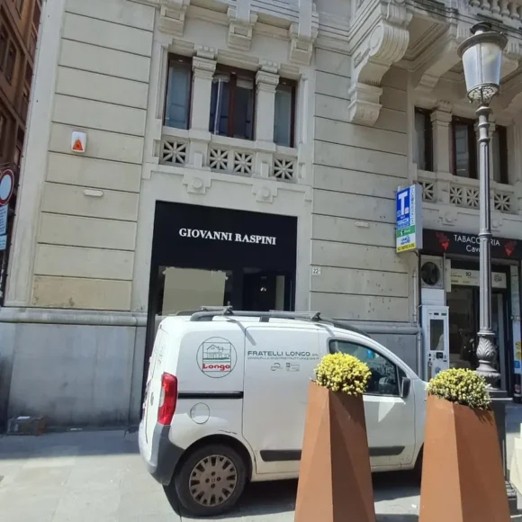 Boutique Giovanni Raspini (PR)