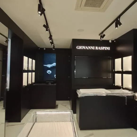 Boutique Giovanni Raspini (PR)