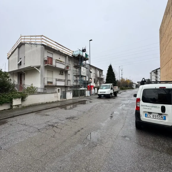 Via Eugenio Montale  (PR)